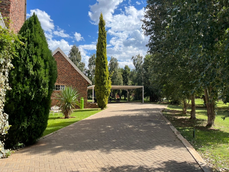 6 Bedroom Property for Sale in Bainsvlei Free State